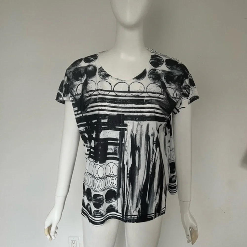 New Direction Top Blouse Shirt  Women’s Size L Short Sleeve  Graphic Print NWT